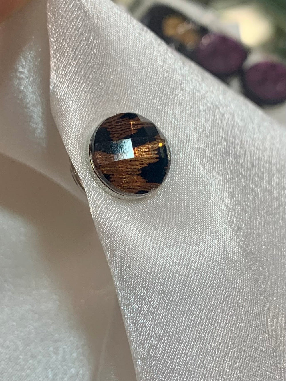 Exclusive Magnetic Mini Pair of Brooch/Pins HP- Leopard
