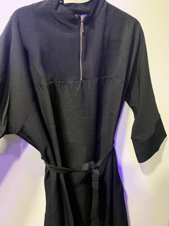 Casual Zip Alif Black Abaya