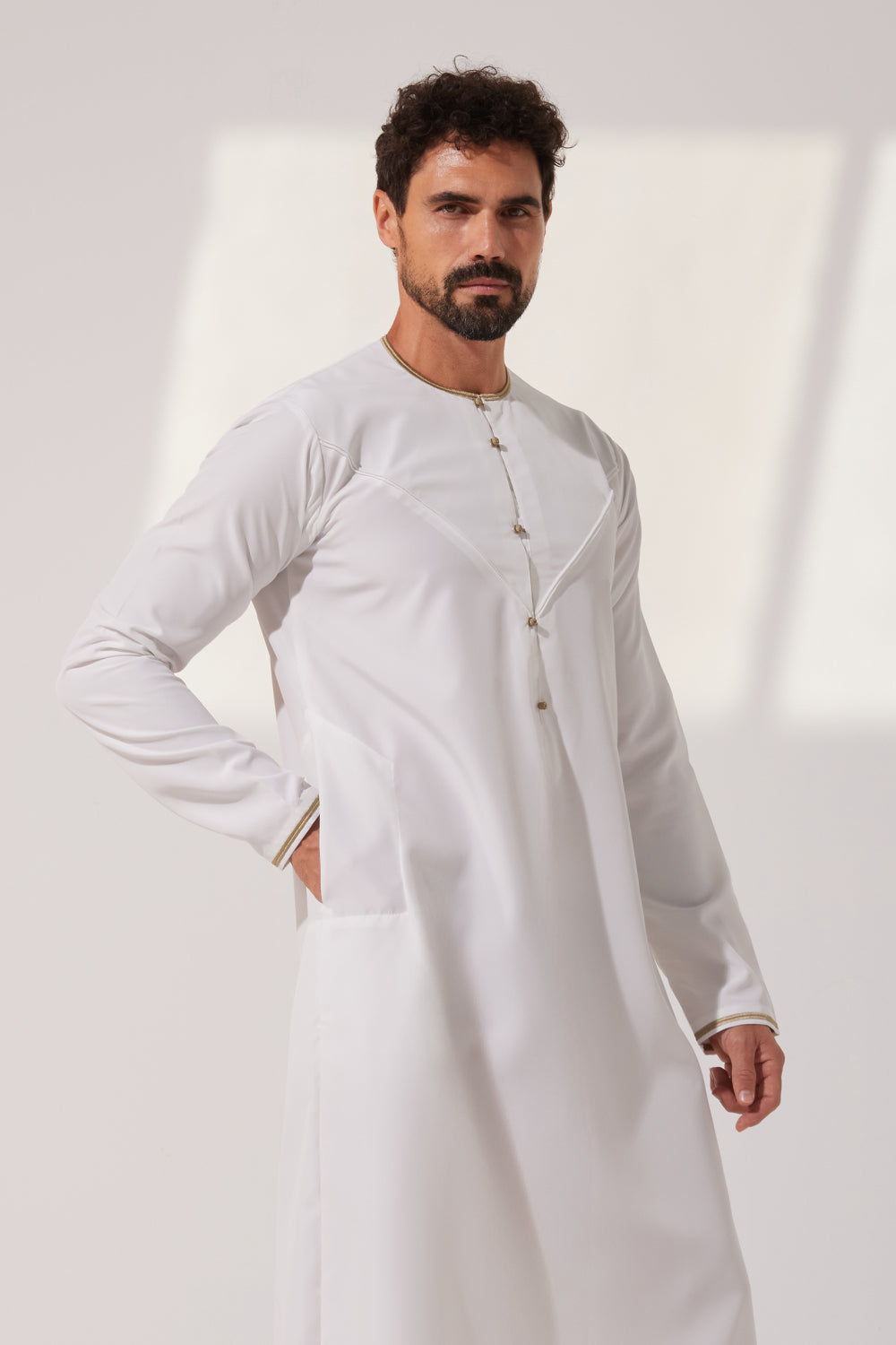 Faris Emirati Thobe/Jubba - Ivory Cream with Gold