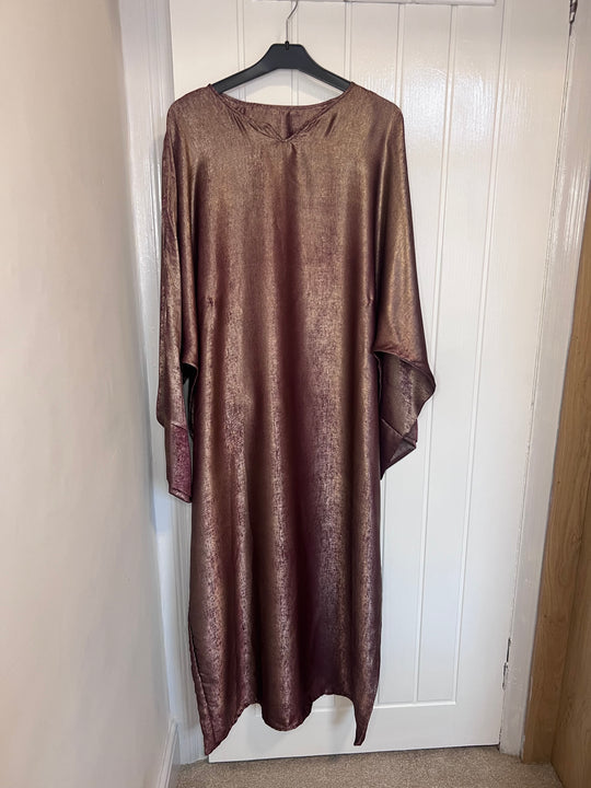 Shimmer Two toned Kaftan with ties in One Size
