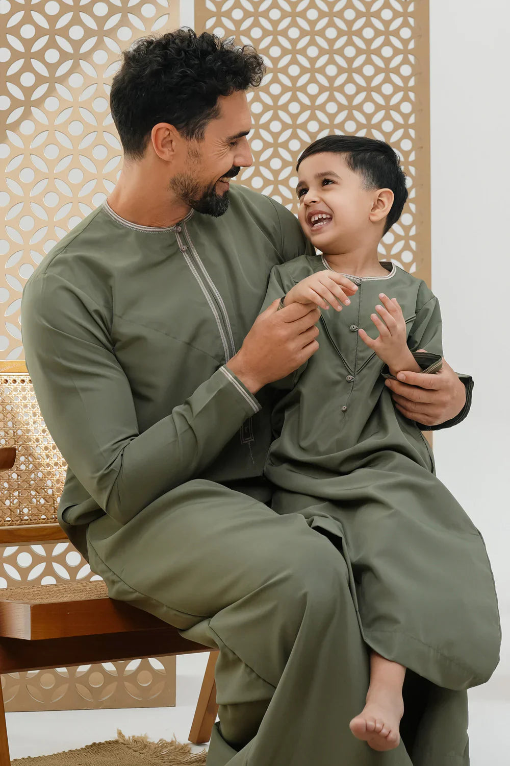 Omani Faris Thobe/Jubba in Olive