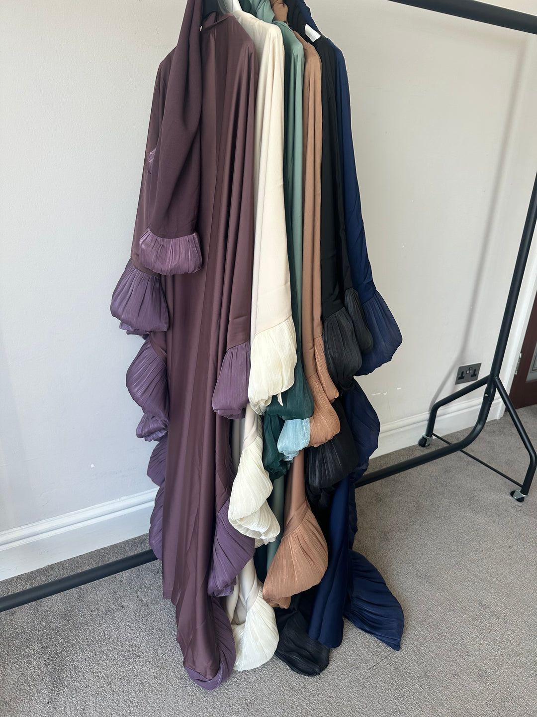 Ruffle Abaya with Inner ties Set Gold