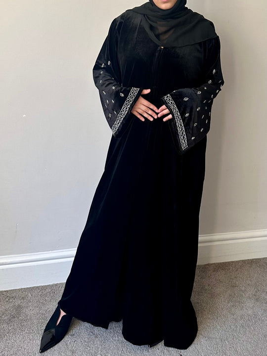 Elegant Velvet Open & close Abaya in Black 01