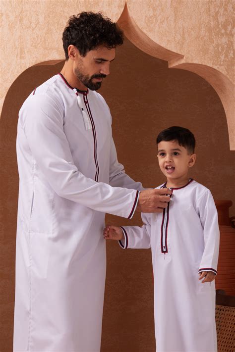 Faris Omani Thobe/Jubba - White with Multi