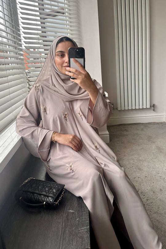 Pop up flower Embellished Abaya Set in Taupe