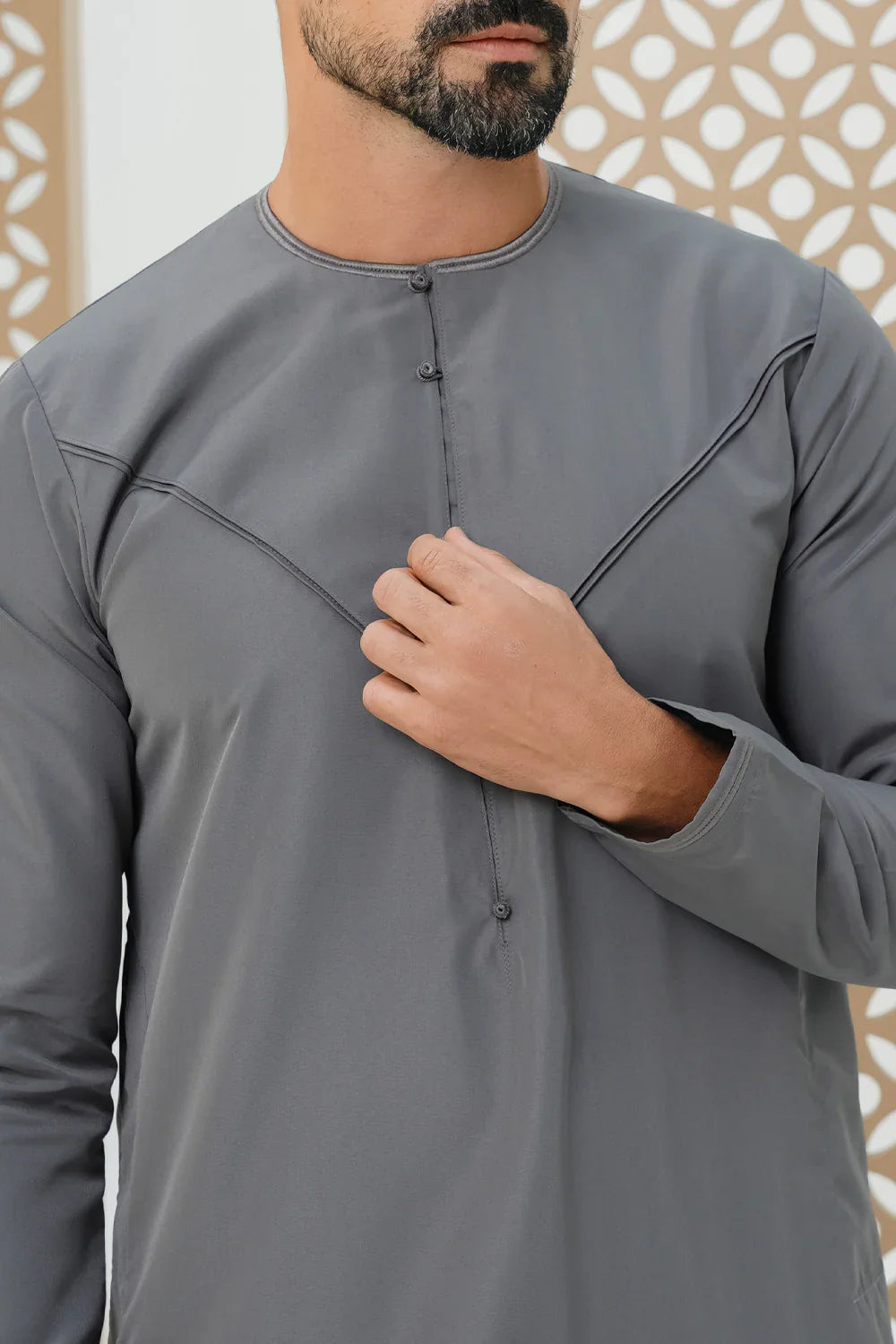 Emirati Faris Thobe/Jubba in Charcoal