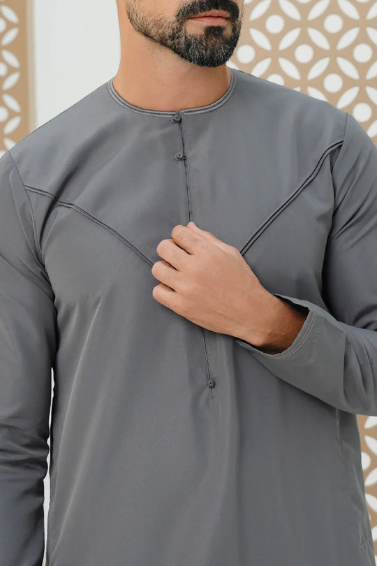 Emirati Faris Thobe/Jubba in Charcoal