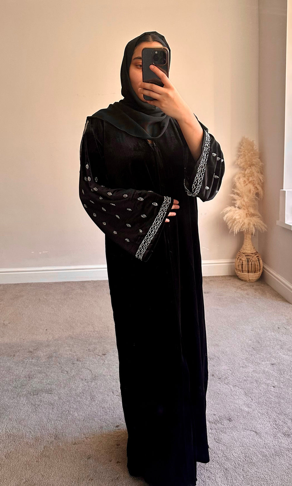Elegant Velvet Open & close Abaya in Black 01