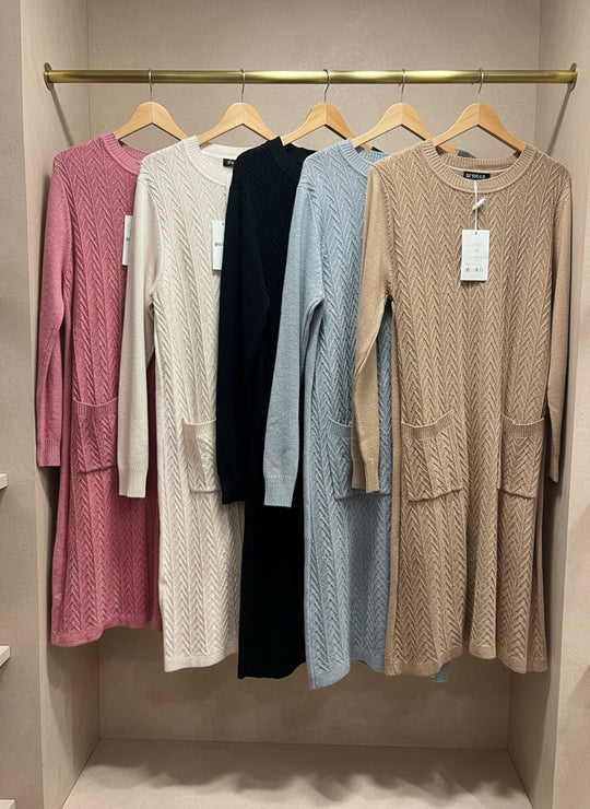 Knitted pocket Jumper Midi Dress