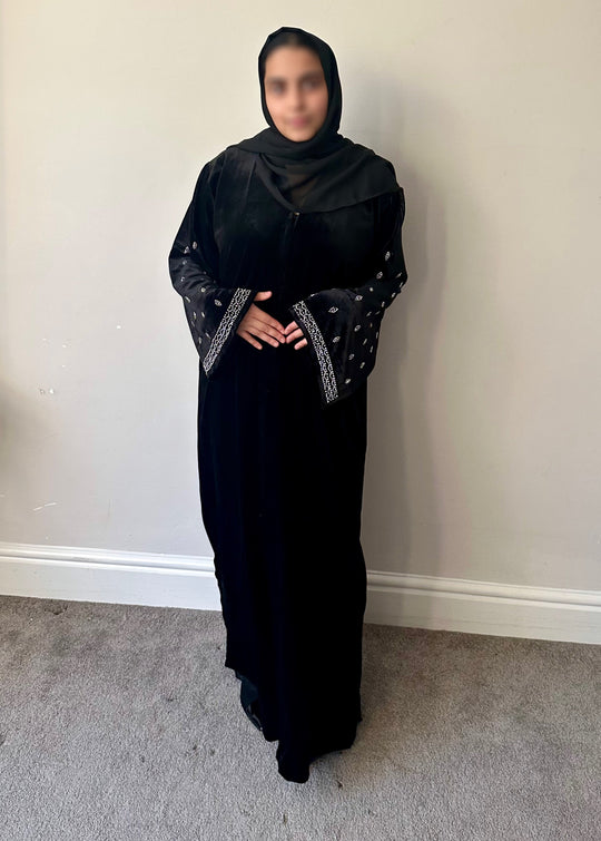 Elegant Velvet Open & close Abaya in Black 01