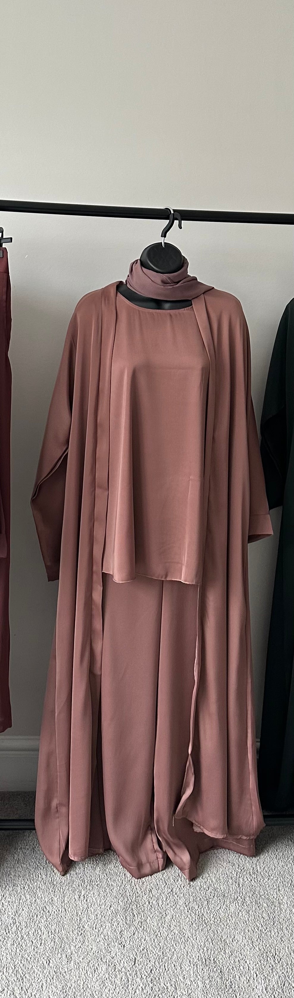 Satin kimono Abaya with Matching inner Coord Set