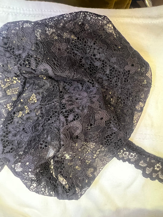 Lace stretch Black Full Bonnet with ties