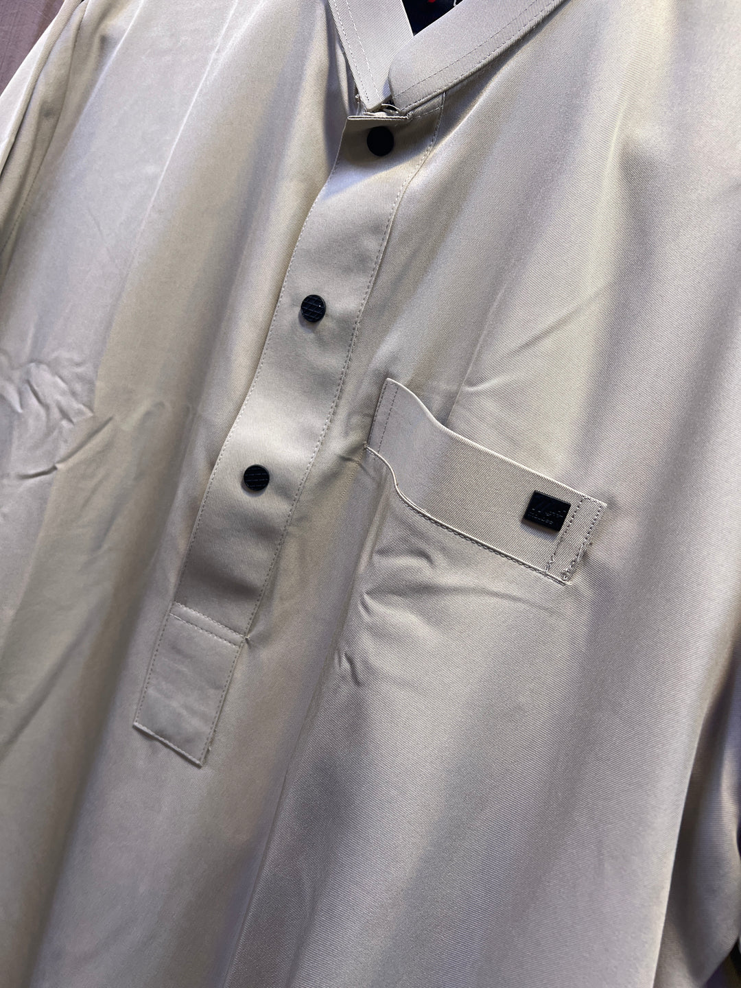 Check print Collar Men’s Thobe/ Jubbah in Black or Beige
