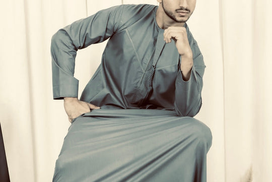 Emirati Shiny Jubba/Thobe -Light Grey