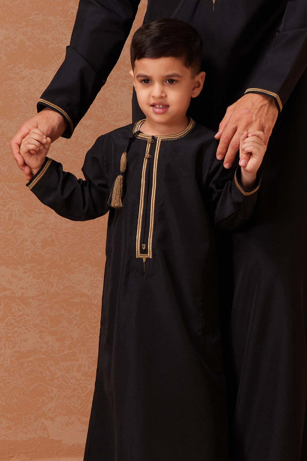 Boys Faris Omani Black& Gold Jubba/Thobe
