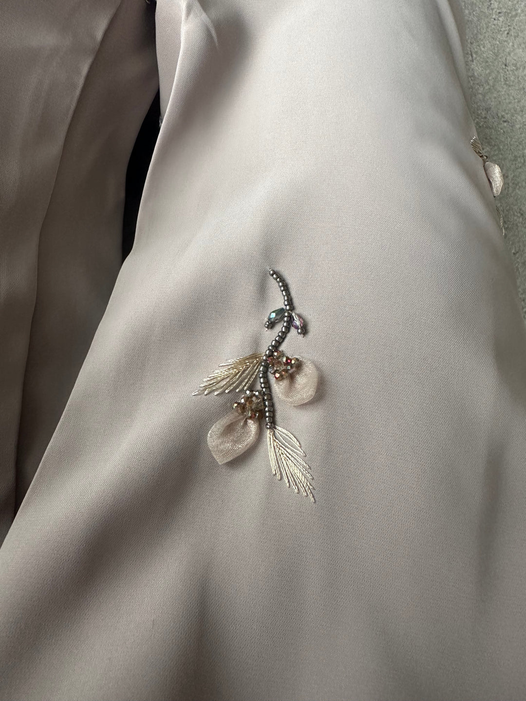 Pop up flower Embellished Abaya Set in Taupe