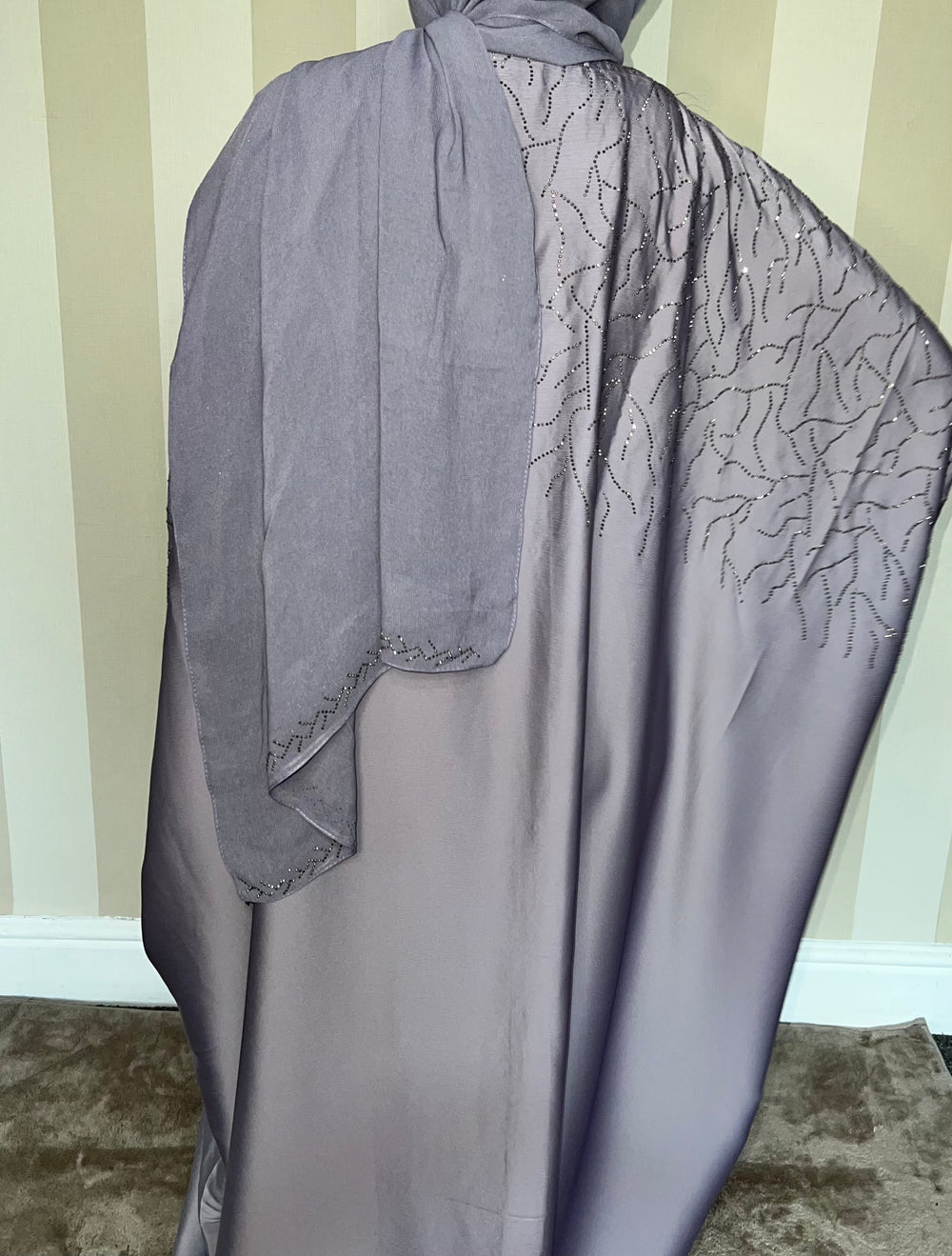 Luxurious Rhinestone Abaya Set in Grey