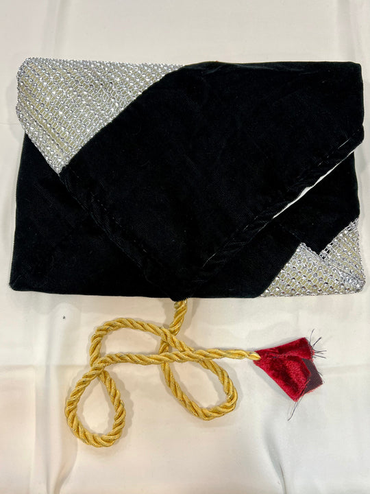 Velvet Juzdan Quran cover with string -Black