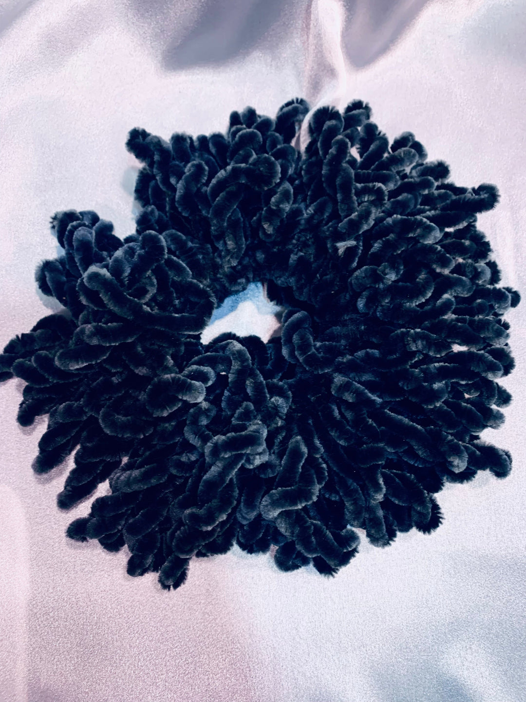 HAIR VELVET SCRUNCHIE/HIJAB VOLUMISER- AC.