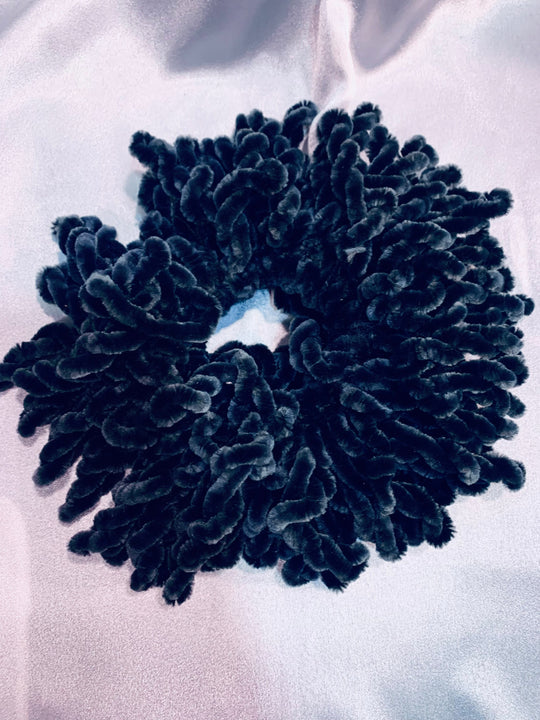 HAIR VELVET SCRUNCHIE/HIJAB VOLUMISER- AC.