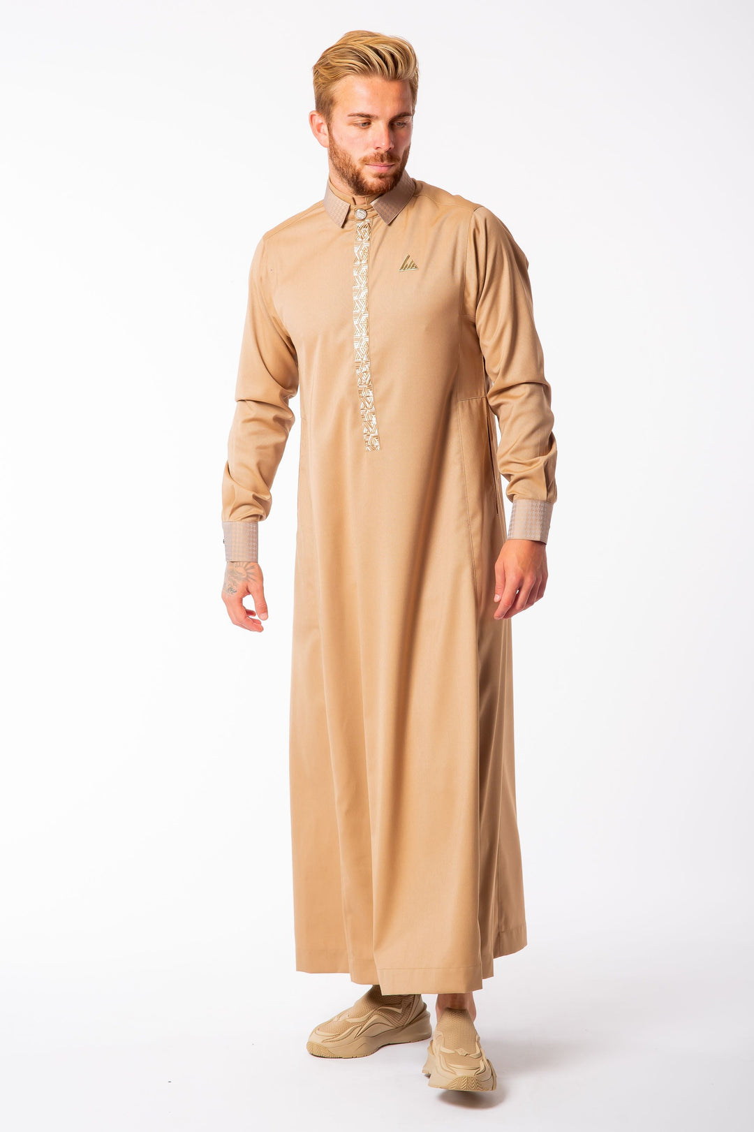 AA23026 Al Ameer Thobe/Jubba - Gold